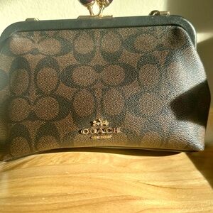 Coach Kisslock Frame Crossbody- Perfect Condition